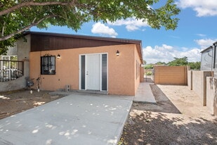 1105 Calle Mesquite in Bernalillo, NM - Building Photo