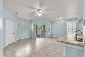 5125 Palm Springs Blvd in Tampa, FL - Foto de edificio - Building Photo