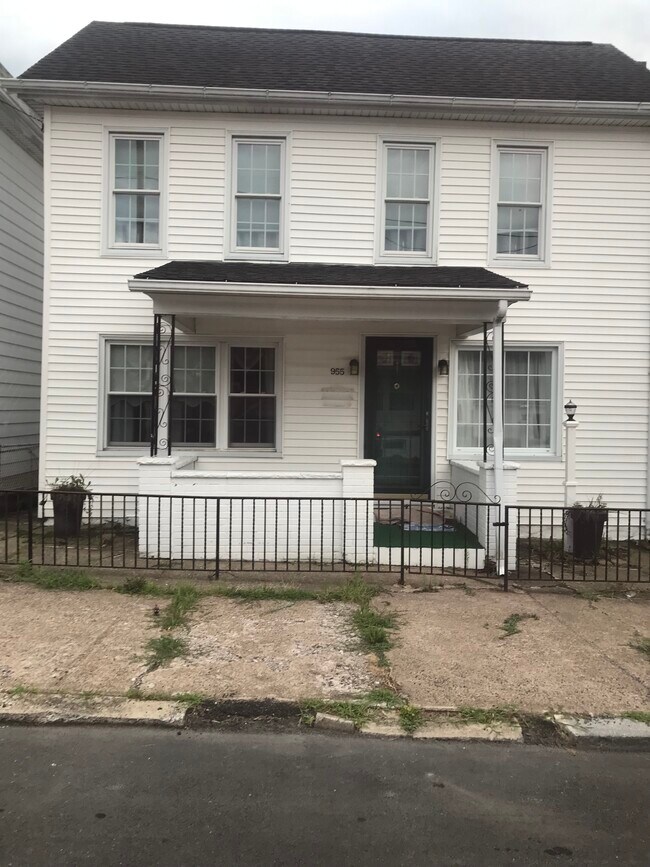 955 Pine St Rentals in Kulpmont, PA