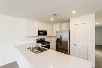 10818 Bird Of Paradise Ln in Houston, TX - Building Photo - Building Photo