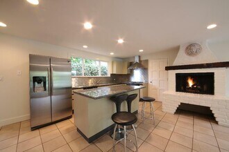 122 Baltimore Ave in Larkspur, CA - Building Photo - Building Photo