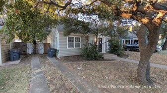 2407 22nd St in Lubbock, TX - Building Photo