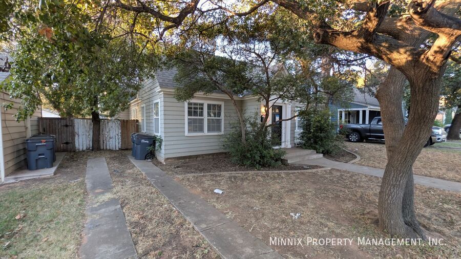 2407 22nd St in Lubbock, TX - Building Photo