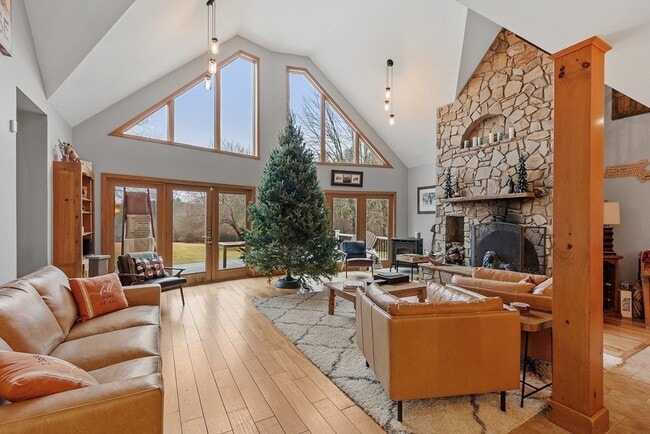 property at 287 Chapman Rd