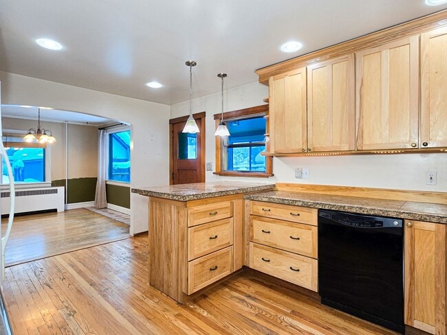 851 6th Ave in Fairbanks, AK - Building Photo - Building Photo