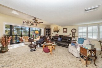 1400 Blue Point Ave in Naples, FL - Building Photo - Building Photo