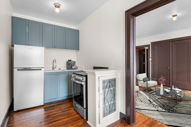 Mavor Apartments