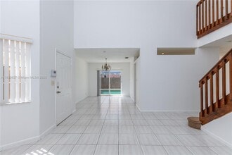 2592 W Saratoga Dr in Hollywood, FL - Building Photo - Building Photo