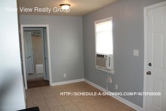 1701 Remount Rd-Unit -01 in Charlotte, NC - Foto de edificio - Building Photo