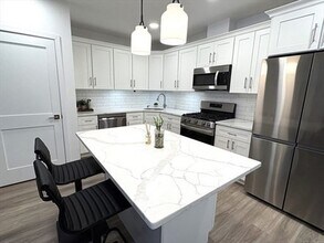 1133 N Shore Rd in Revere, MA - Building Photo - Building Photo