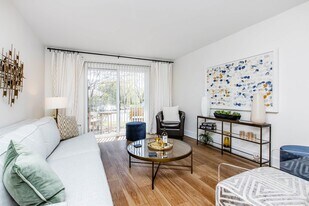 Gazebo Apartments in Nashville, TN - Building Photo