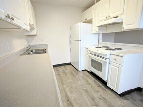855 Olokele Ave in Honolulu, HI - Building Photo - Building Photo