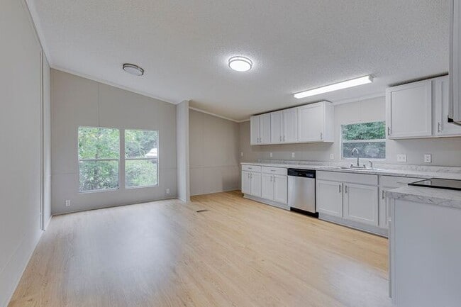 property at 516 Golden Pine Ct