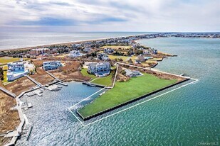 1 Watersedge Dr in Quogue, NY - Building Photo