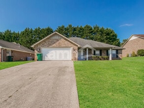 1245 Edinburgh Dr in Maryville, TN - Building Photo - Building Photo