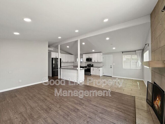 3046 Mission Village Dr in San Diego, CA - Building Photo - Building Photo