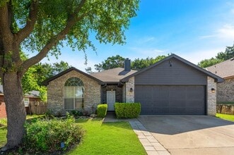 6828 Cedar Shadow Dr in Dallas, TX - Building Photo - Building Photo