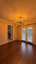 2744 Briarhurst Dr in Houston, TX - Building Photo