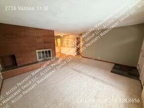 2736 Vassar Dr SE in Grand Rapids, MI - Building Photo - Building Photo