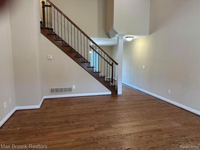 1049 Birchwood Ave in Troy, MI - Building Photo - Building Photo