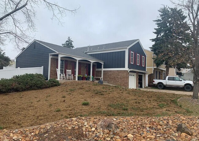 1595 S Vaughn Cir in Aurora, CO - Building Photo - Building Photo