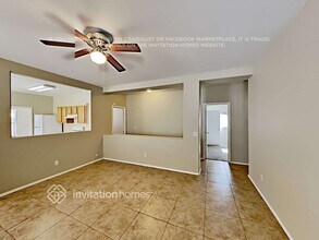 2352 E Hazeltine Way in Chandler, AZ - Foto de edificio - Building Photo