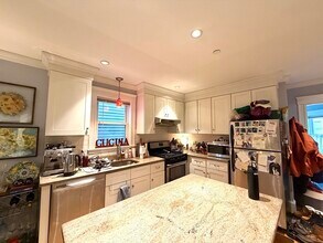 133 Erie St in Cambridge, MA - Foto de edificio - Building Photo