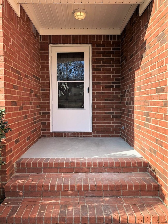 4311 Creekview Dr in Hephzibah, GA - Building Photo - Building Photo