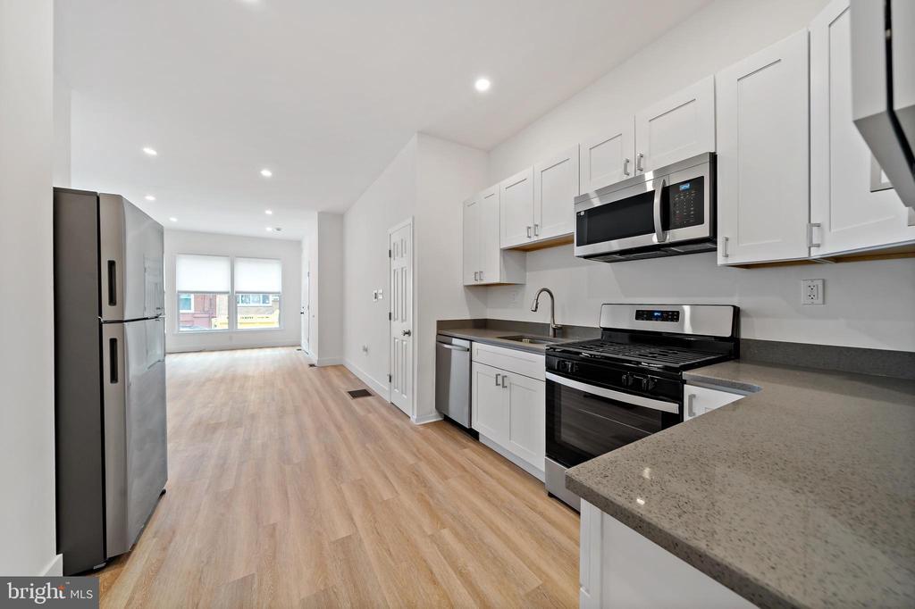 2024 S 17th St in Philadelphia, PA - Building Photo