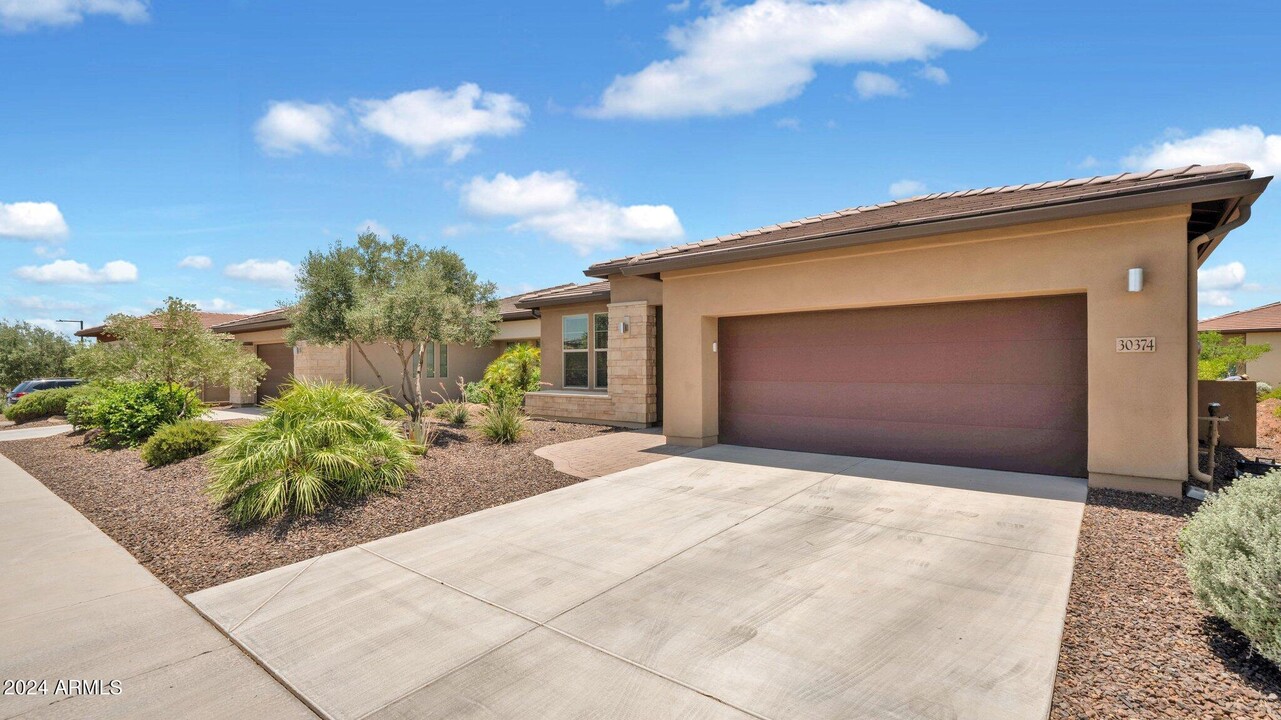 30374 N 130th Dr in Peoria, AZ - Foto de edificio