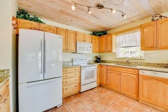 1540 Lantana Ln in Big Pine Key, FL - Building Photo - Building Photo