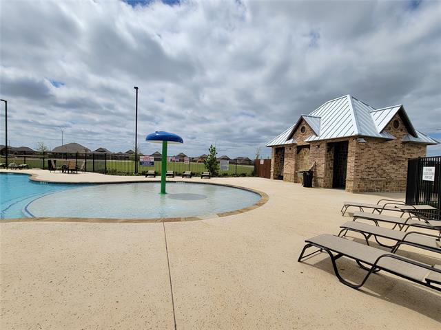 10032 Thornapple Rd in Fort Worth, TX - Building Photo - Building Photo