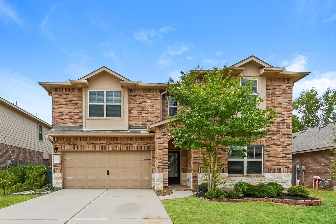 111 Meadow Mill Dr in Conroe, TX - Building Photo