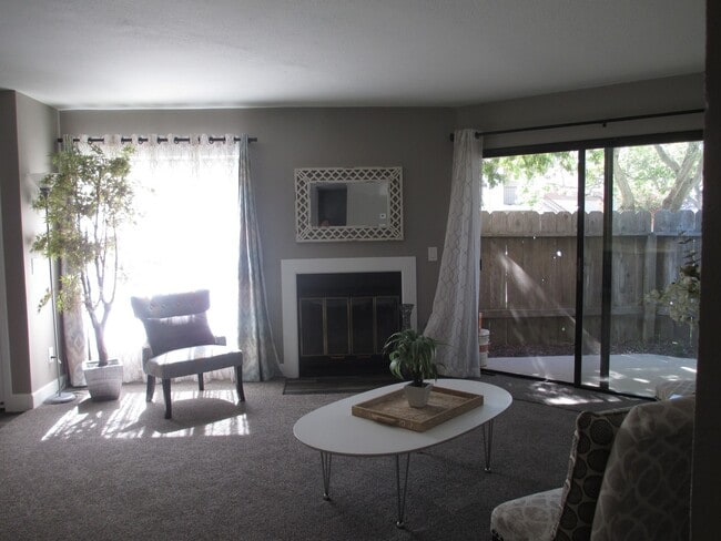 24 Village Cir Dr in Lompoc, CA - Building Photo - Building Photo