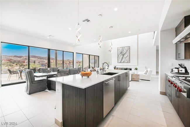 property at 29 Canyon Bay Dr