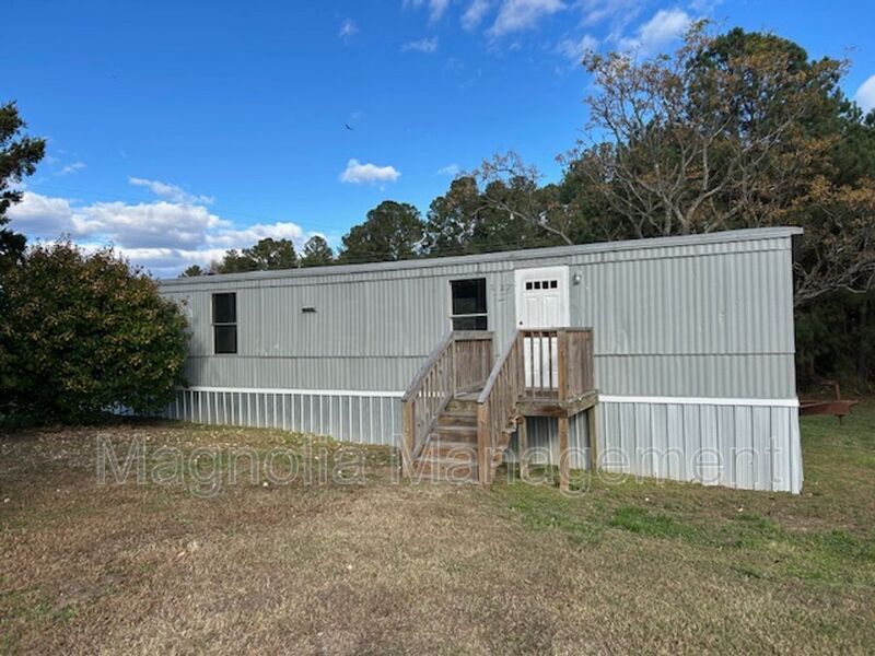 127 Country Oak Dr in Warrenton, NC - Building Photo