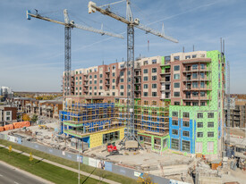 Amica Glen Abbey in Oakville, ON - Building Photo