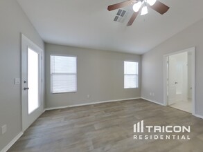 11446 W Roanoke Dr in Avondale, AZ - Building Photo - Building Photo