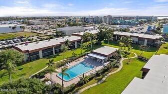 201 St Lucie Ln, Unit 810 in Cocoa Beach, FL - Building Photo