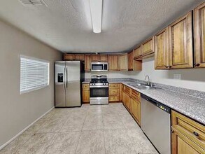 2039 E Osborn Rd in Phoenix, AZ - Building Photo - Building Photo