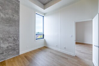 11 Robert in Hamilton, ON - Building Photo - Building Photo