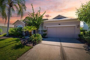 7813 Castleisland Dr in Sarasota, FL - Building Photo