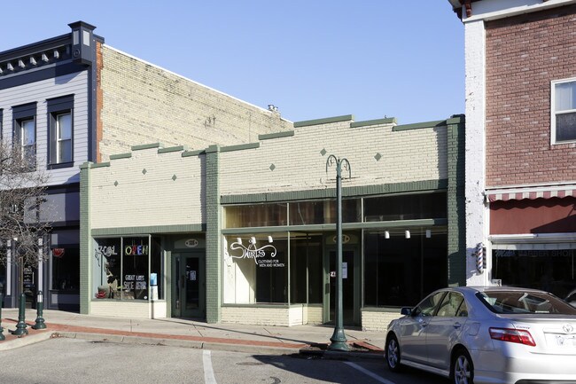 135 E Main Ave in Zeeland, MI - Building Photo - Building Photo