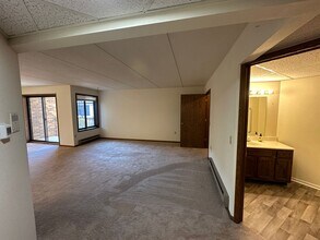 Wingra West Apartments in Madison, WI - Building Photo - Interior Photo