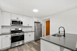 337 Shenandoah Dr in Pittsburgh, PA - Building Photo - Building Photo