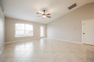 719 Rue Labeau Cir in Ft. Myers, FL - Building Photo - Building Photo