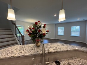 712 Faucette St in Fuquay Varina, NC - Foto de edificio - Building Photo