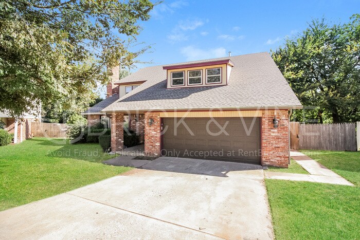 524 Canyon Rd in Edmond, OK - Building Photo
