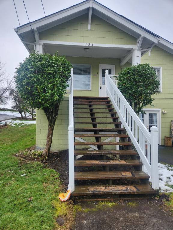 property at 125 N 16th St