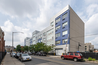 Dekalb 1209 in Brooklyn, NY - Foto de edificio - Primary Photo